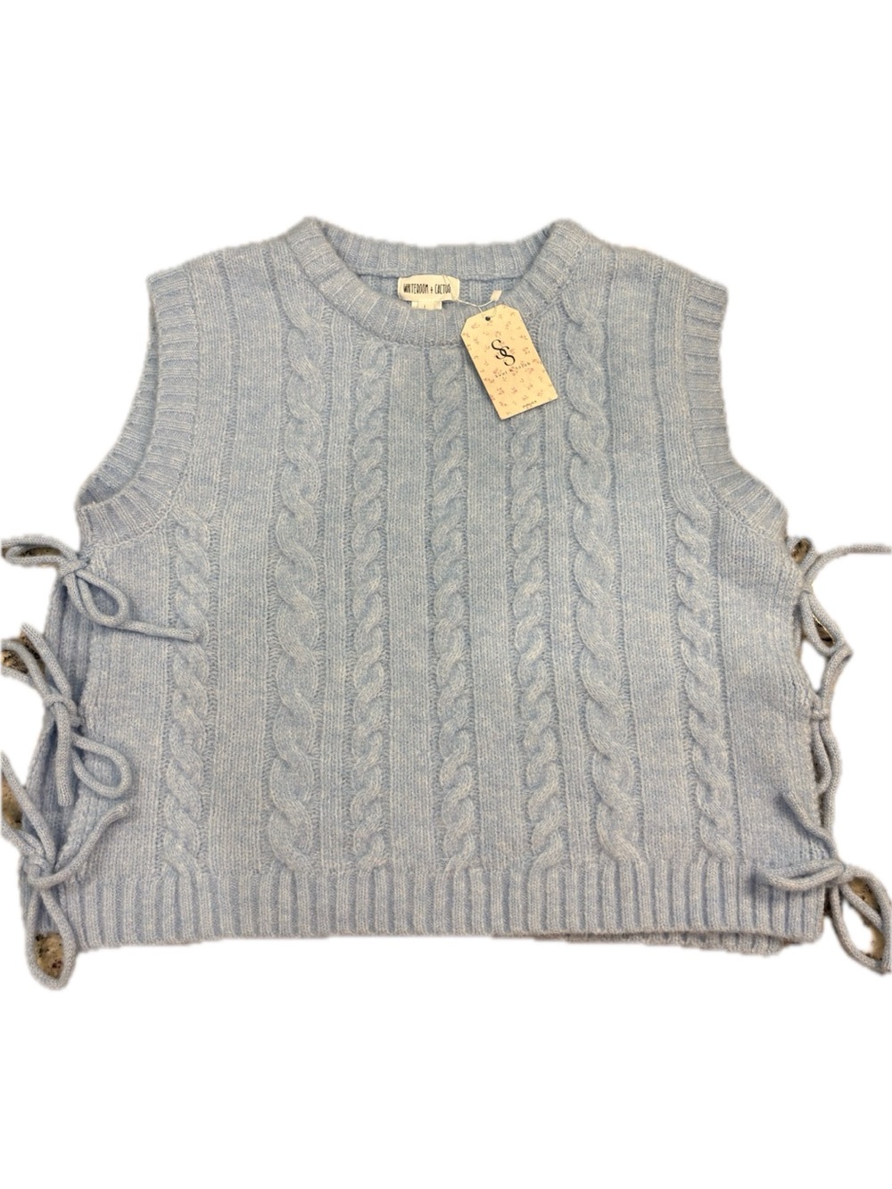 Whiteroom and Cactus Size: L Cable-Knit Sleeveless Sweater Vest in Light Blue